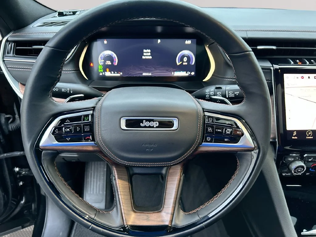 Used 2022 Black Jeep Summit image 31