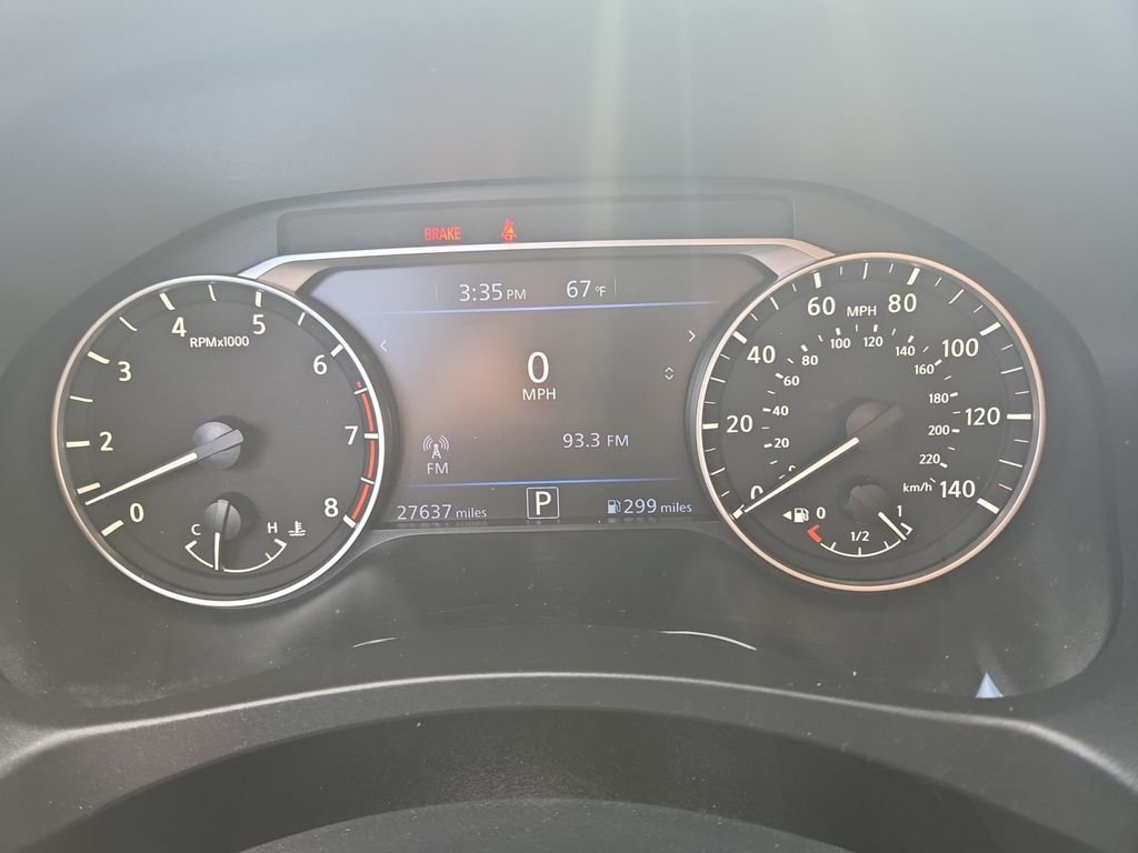 Used 2025 White Nissan 2.5 SV image 14
