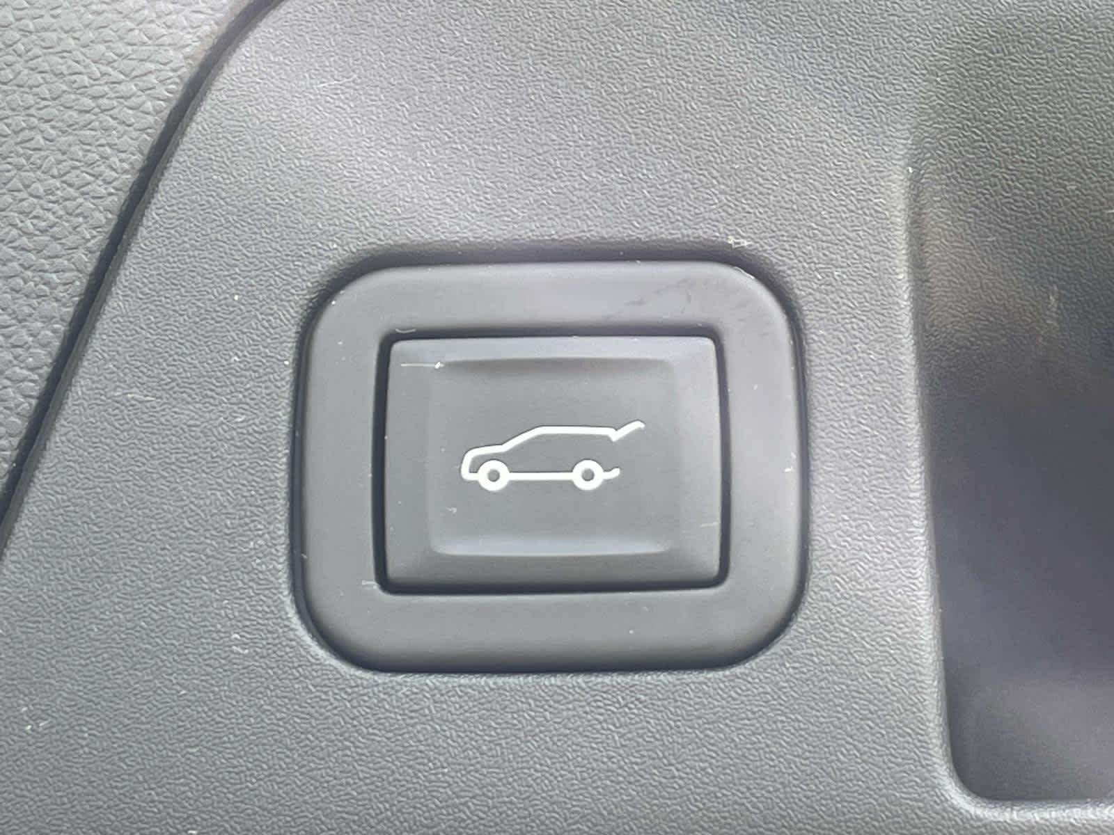 Certified Used 2023 Summit White Buick Essence image 19