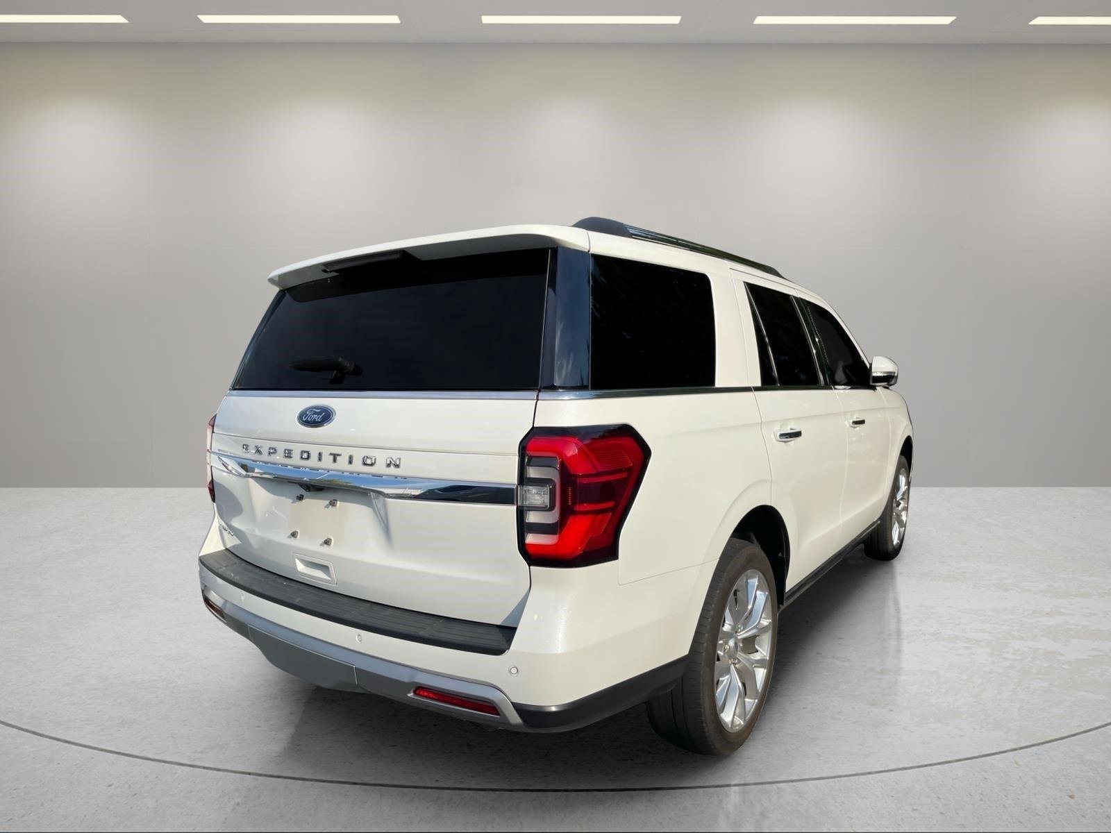 Used 2024 Star White Metallic Tri-Coat Ford Limited image 7