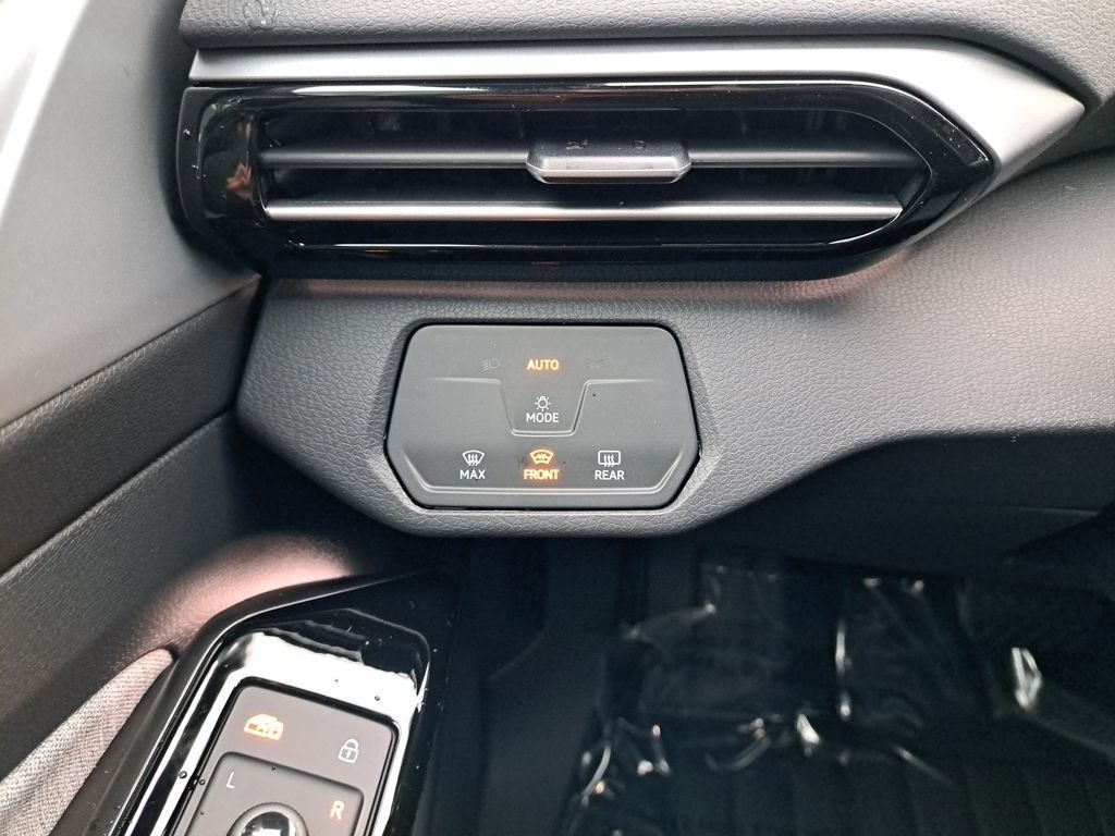 New 2026 White/off-white Volkswagen Pro image 30