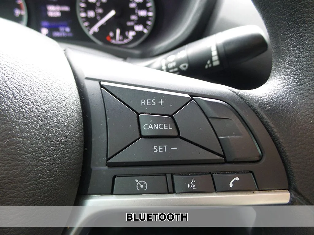 Used 2020 Gray Nissan S image 4