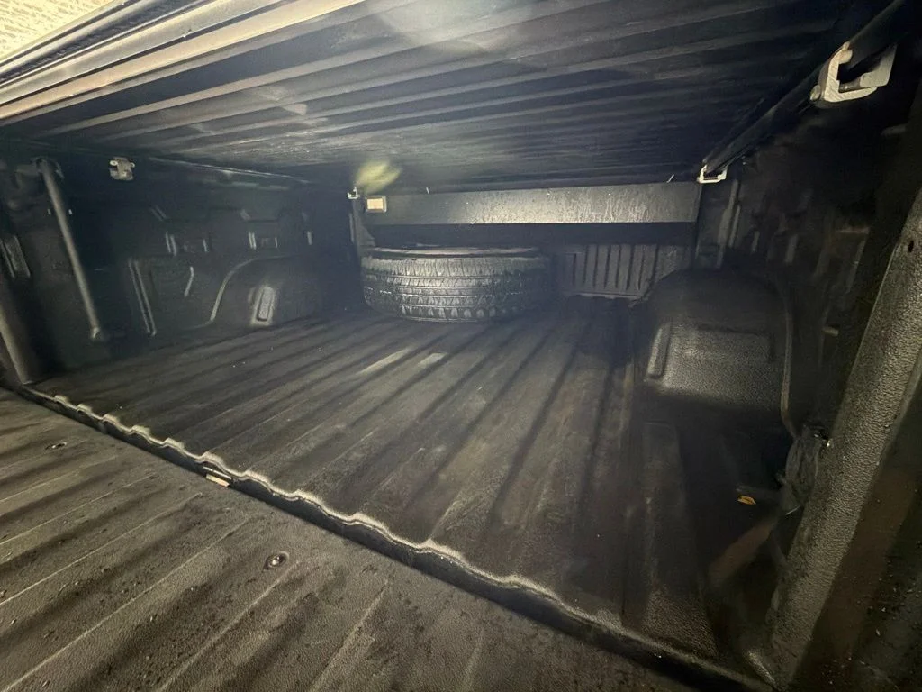 Used 2020 Onyx Black GMC Denali image 15