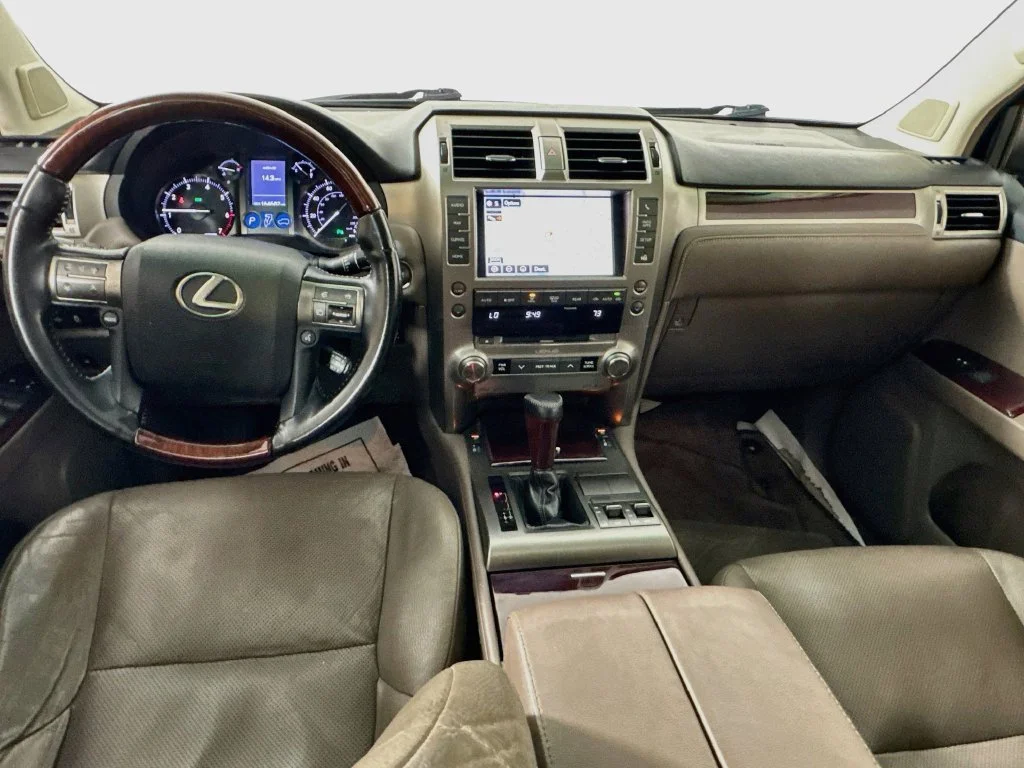 Used 2016 White Lexus 460 image 28