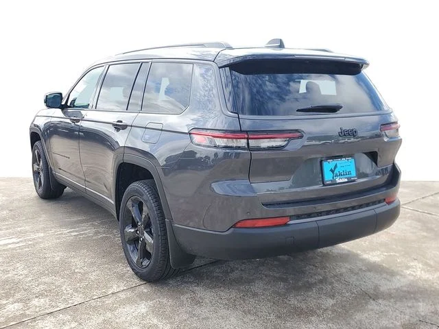 New 2026 Baltic Gray Metallic Clear-Coat Exterior Paint Jeep Limited image 4