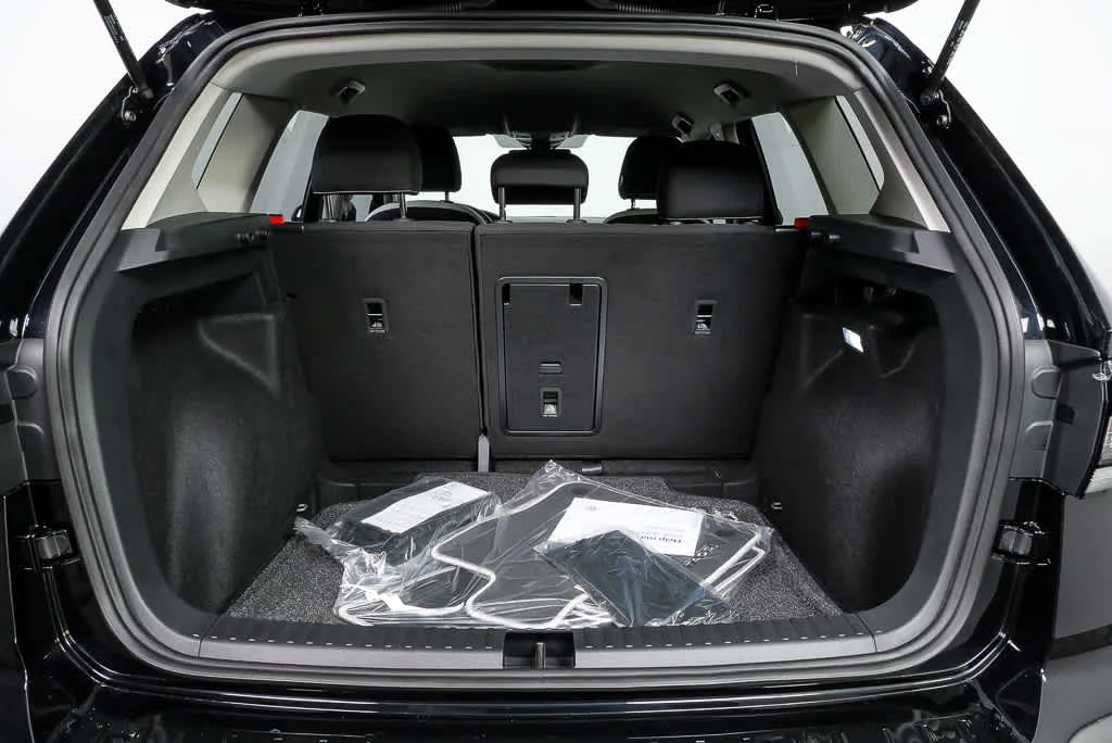 New 2026 Deep Black Pearl Volkswagen S image 28