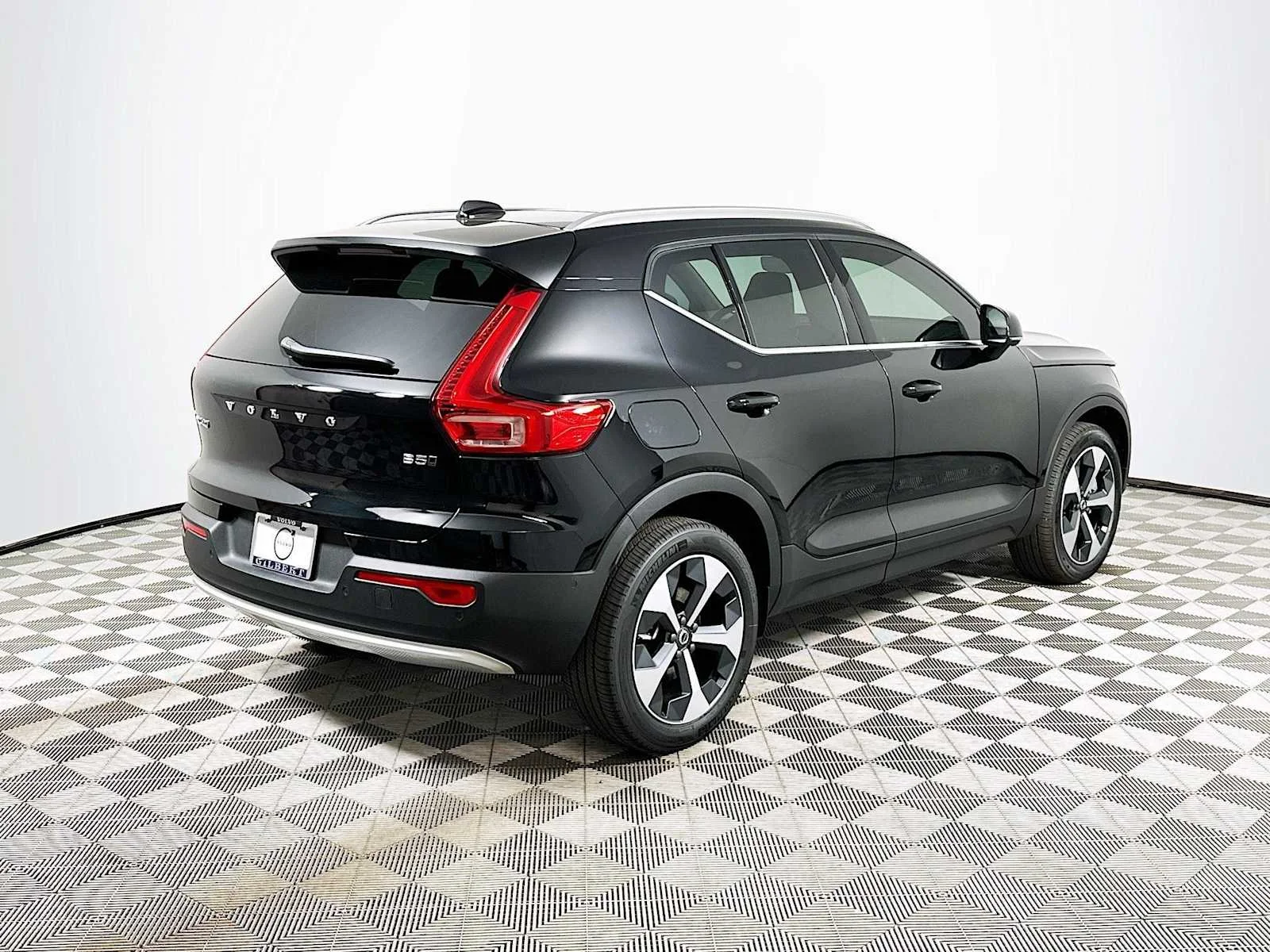 2025 Volvo XC40 Plus - Photo 7