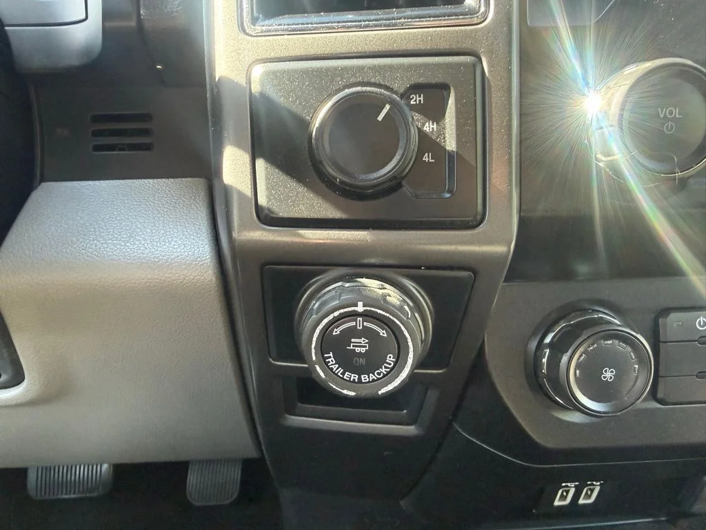 Used 2019 Gray Ford XLT image 27