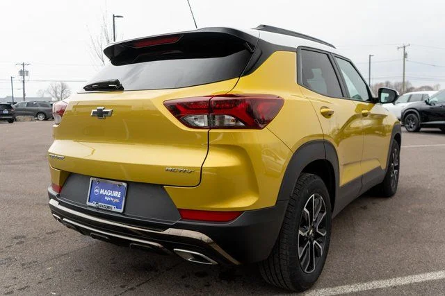 Used 2023 Yellow Chevrolet ACTIV image 6