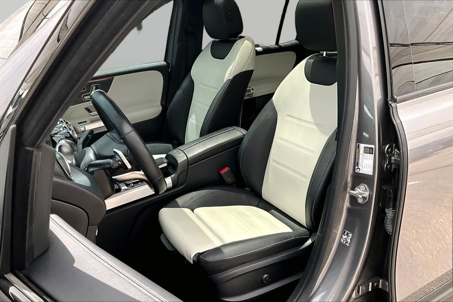 New 2023 Mountain Grey Metallic Mercedes-Benz GLB 250 image 8