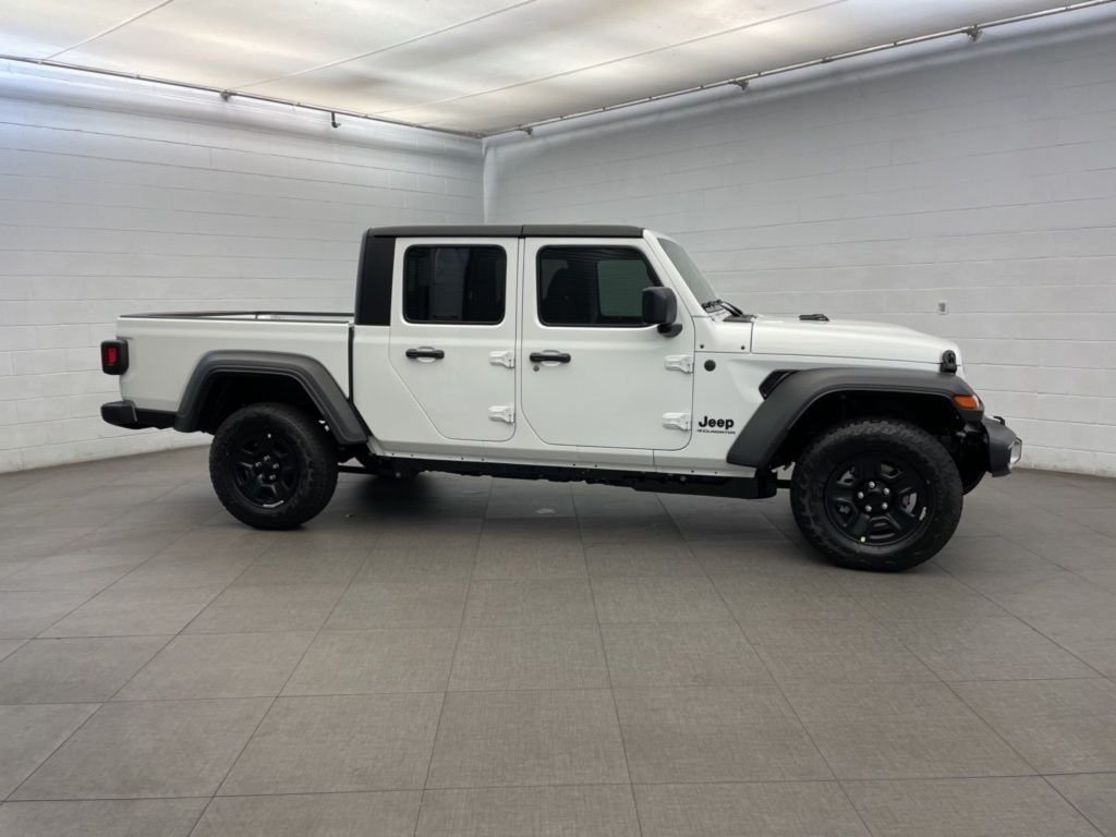 New 2026 Bright White Clear-Coat Exterior Paint Jeep Sport image 2