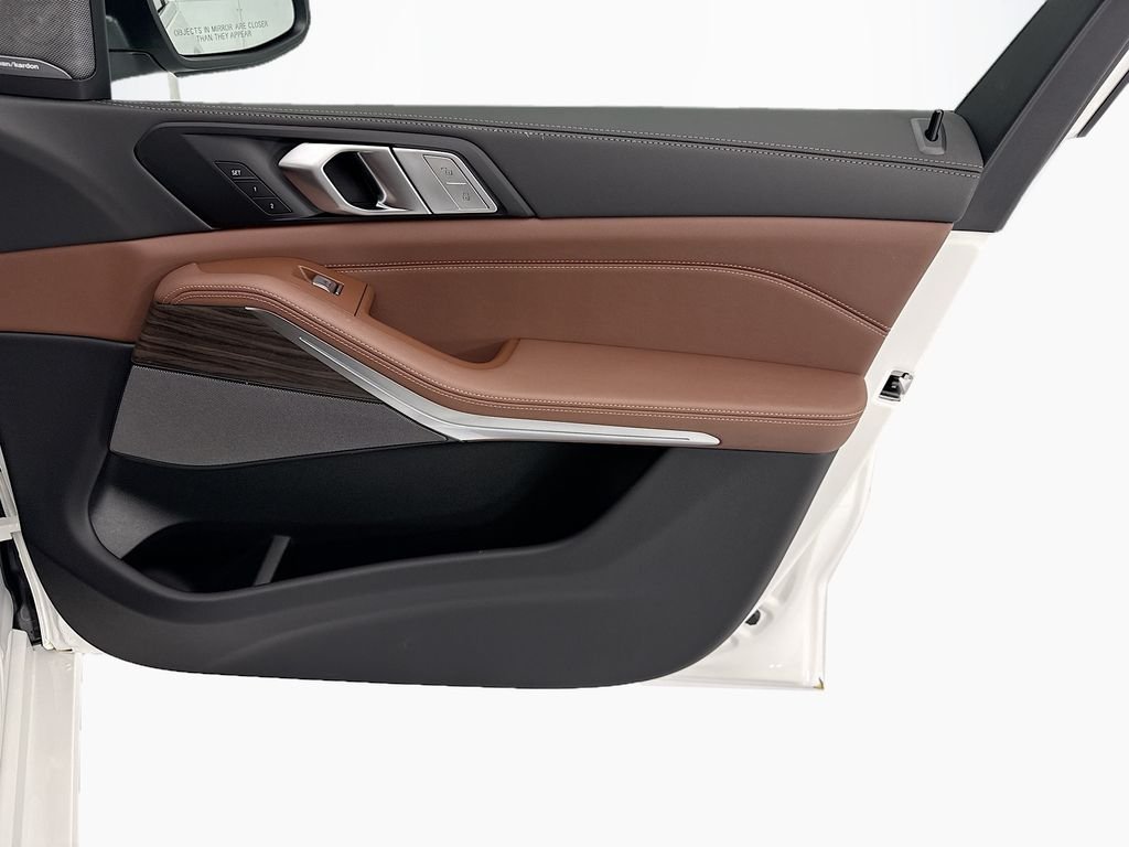 New 2027 Alpine White BMW xDrive40i image 24