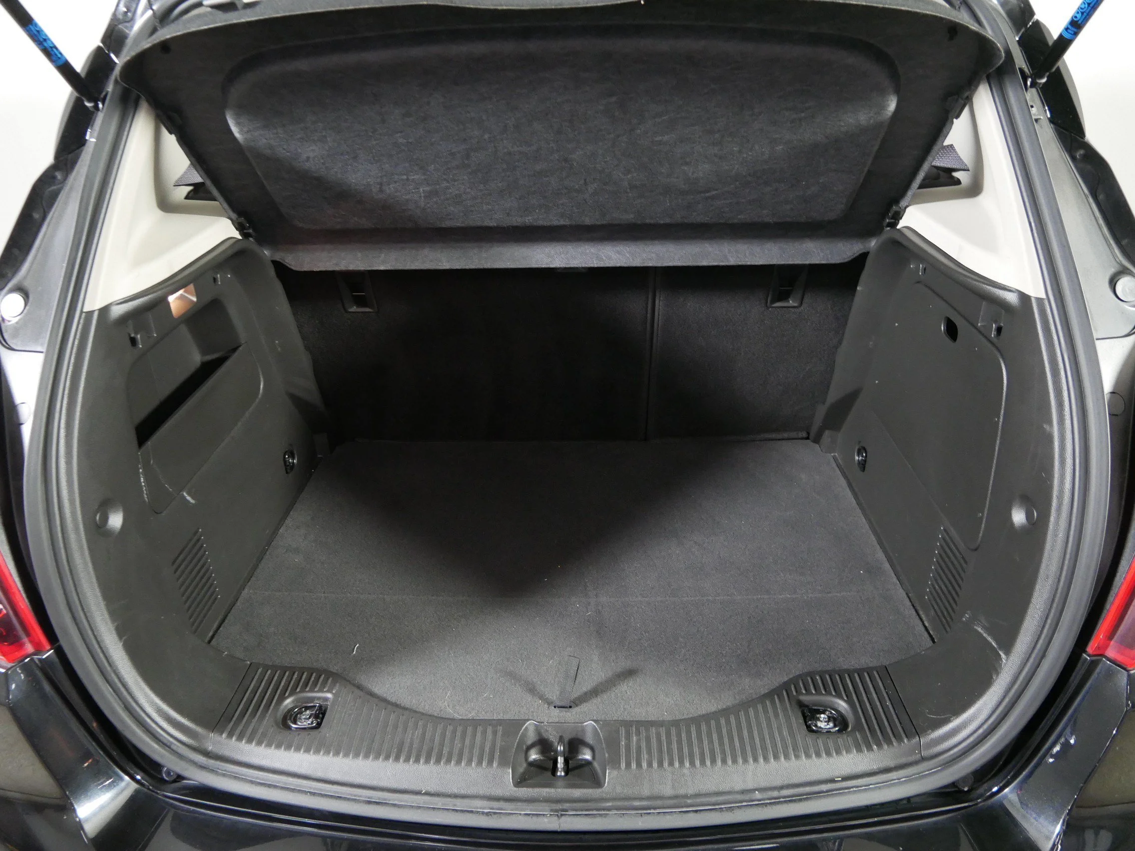 Used 2018 Ebony Twilight Metallic Buick Essence image 18
