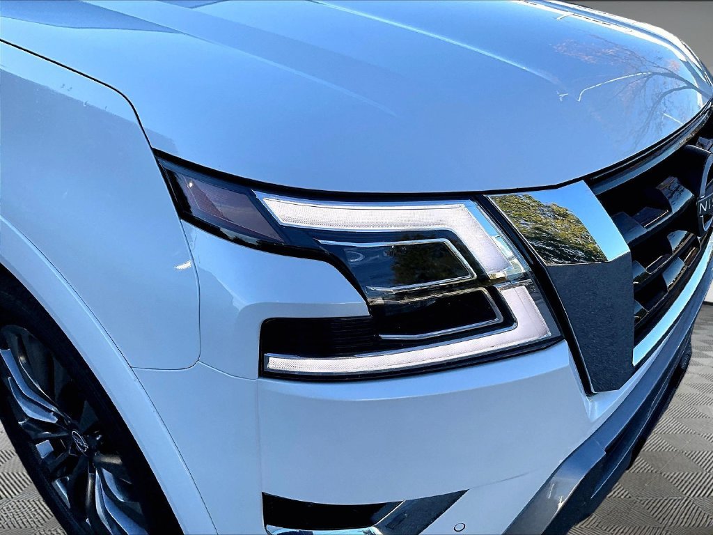 Certified Used 2022 White Nissan Platinum image 34
