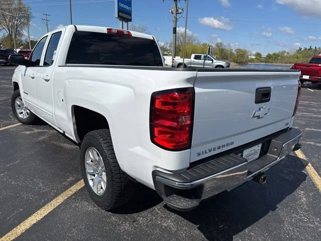 Used 2019 SUMMIT WHITE Chevrolet LT image 5