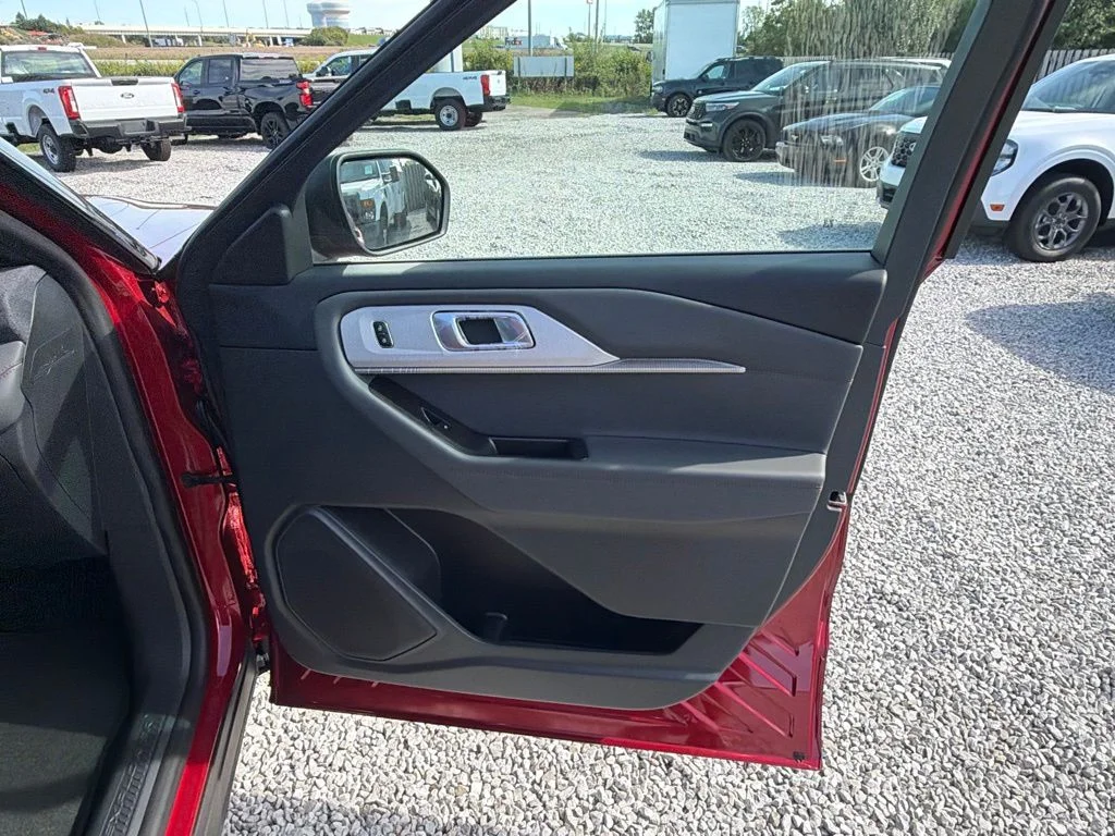 New 2027 Ruby Red Metallic Tinted Clearcoat Ford Active image 36