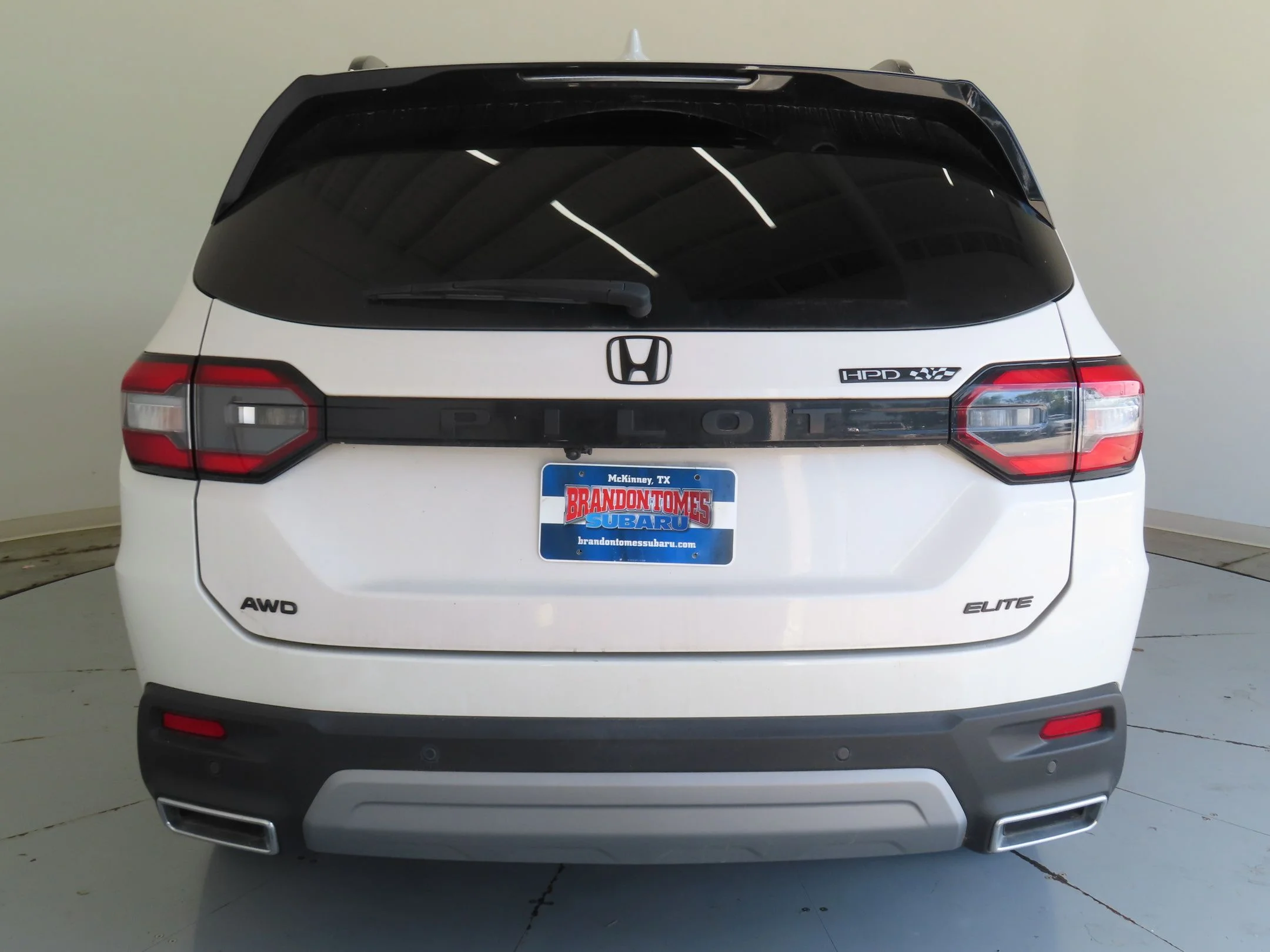 Used 2023 White Honda Elite image 4