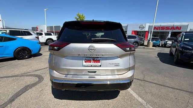 New 2026 Champagne Silver Metallic / Super Black Two-tone Nissan Platinum image 5