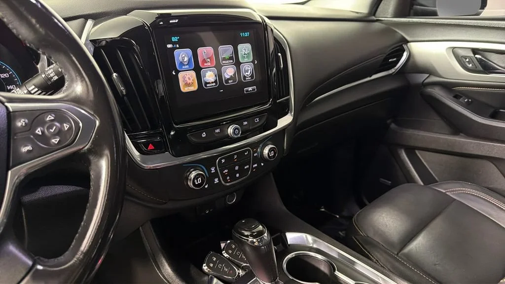 Used 2019 GRAPHITE METALLIC Chevrolet LT Leather image 22