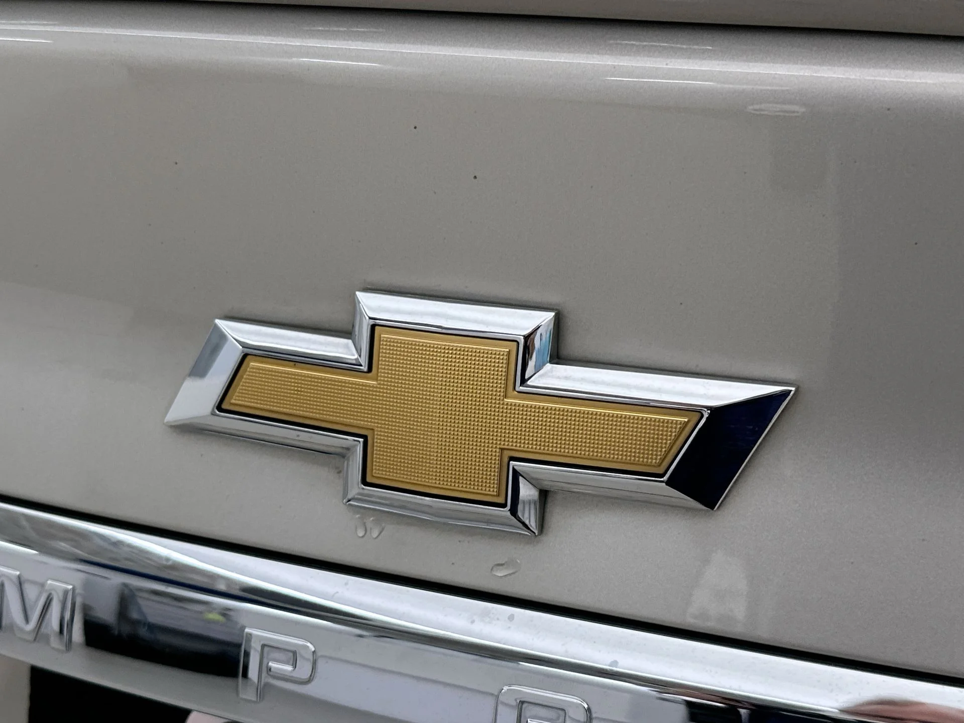 Used 2015 Gold Chevrolet LT image 38
