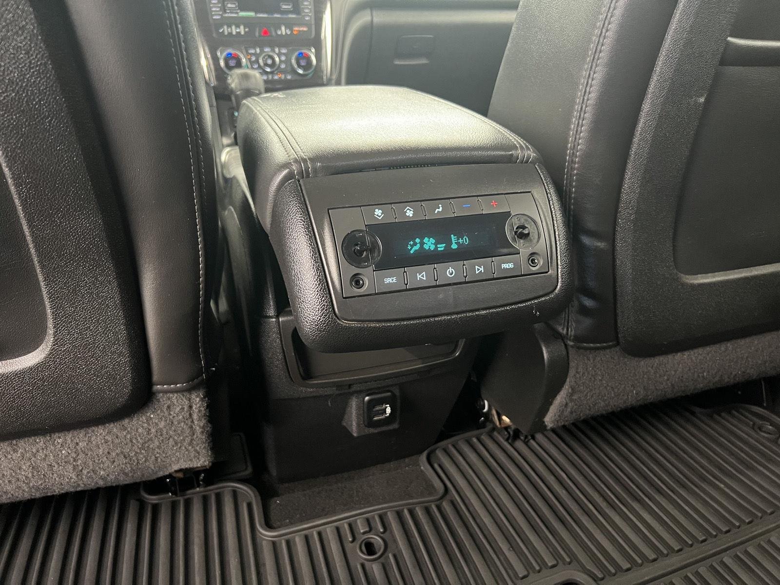 Used 2017 White Frost Tricoat Buick Premium image 27