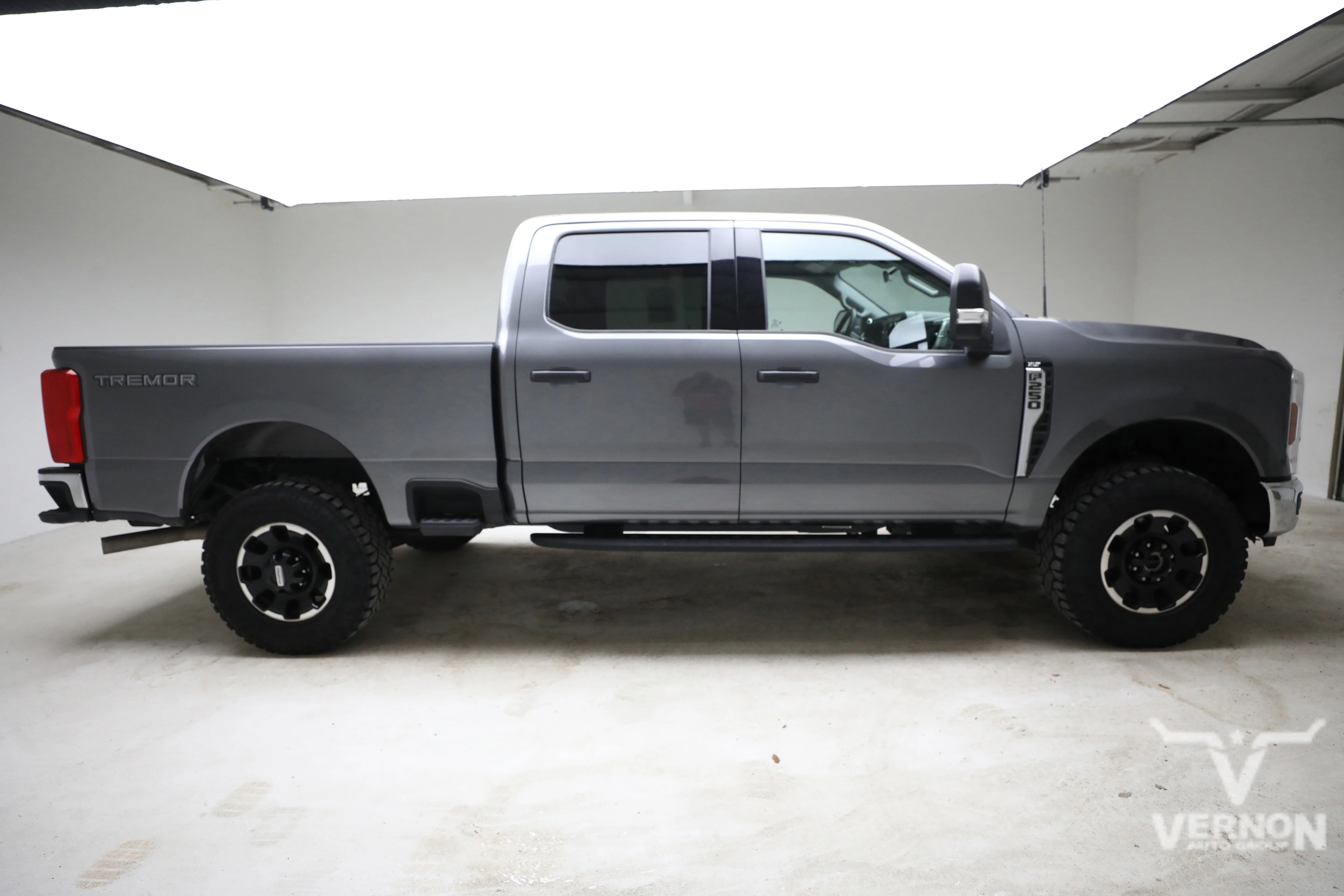 Pre-Owned 2025 Ford Super Duty F-250 XLT Crew Cab 4x4 Tremor