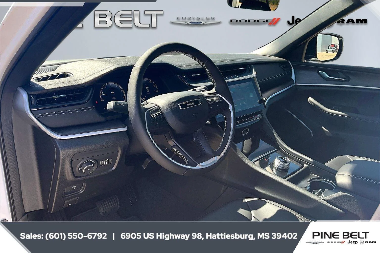 New 2026 Bright White Clear-Coat Exterior Paint Jeep Limited image 6