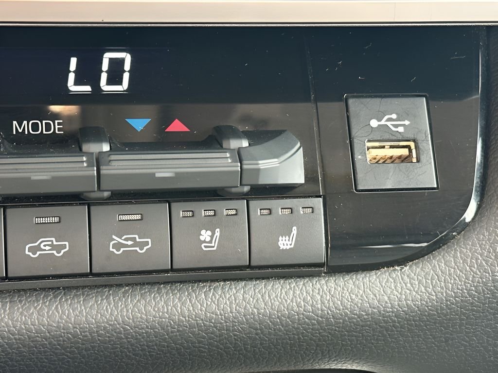 Used 2024 Solar Octane Toyota Limited image 9