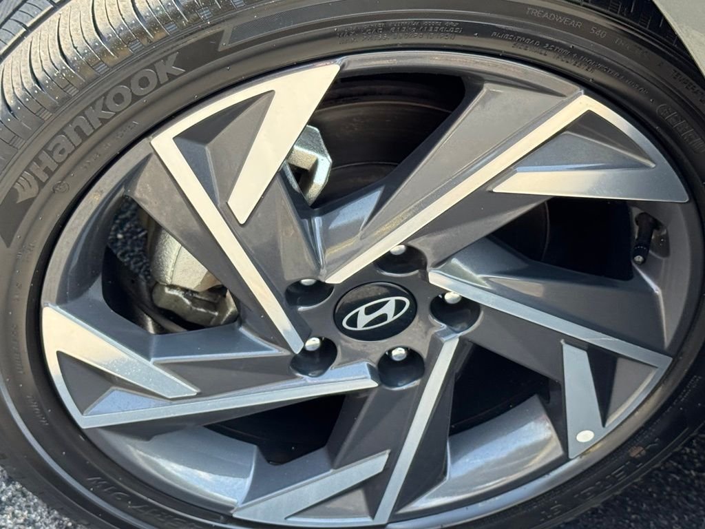 Used 2025 Gray Hyundai SEL Convenience image 7
