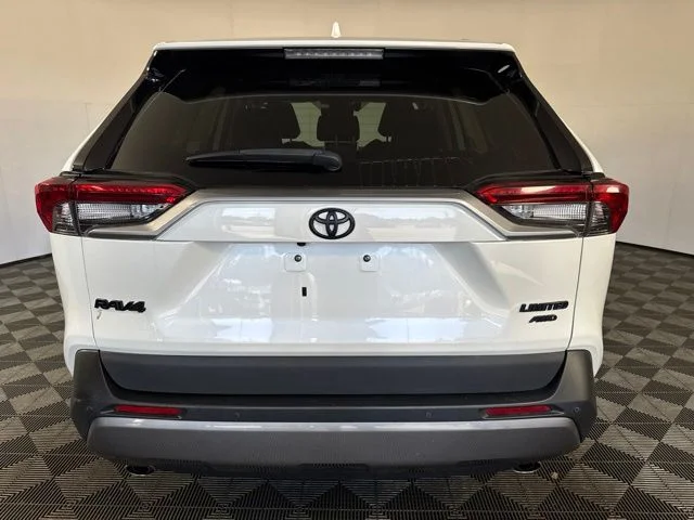 Certified Used 2020 Blizzard Pearl Toyota Limited image 22