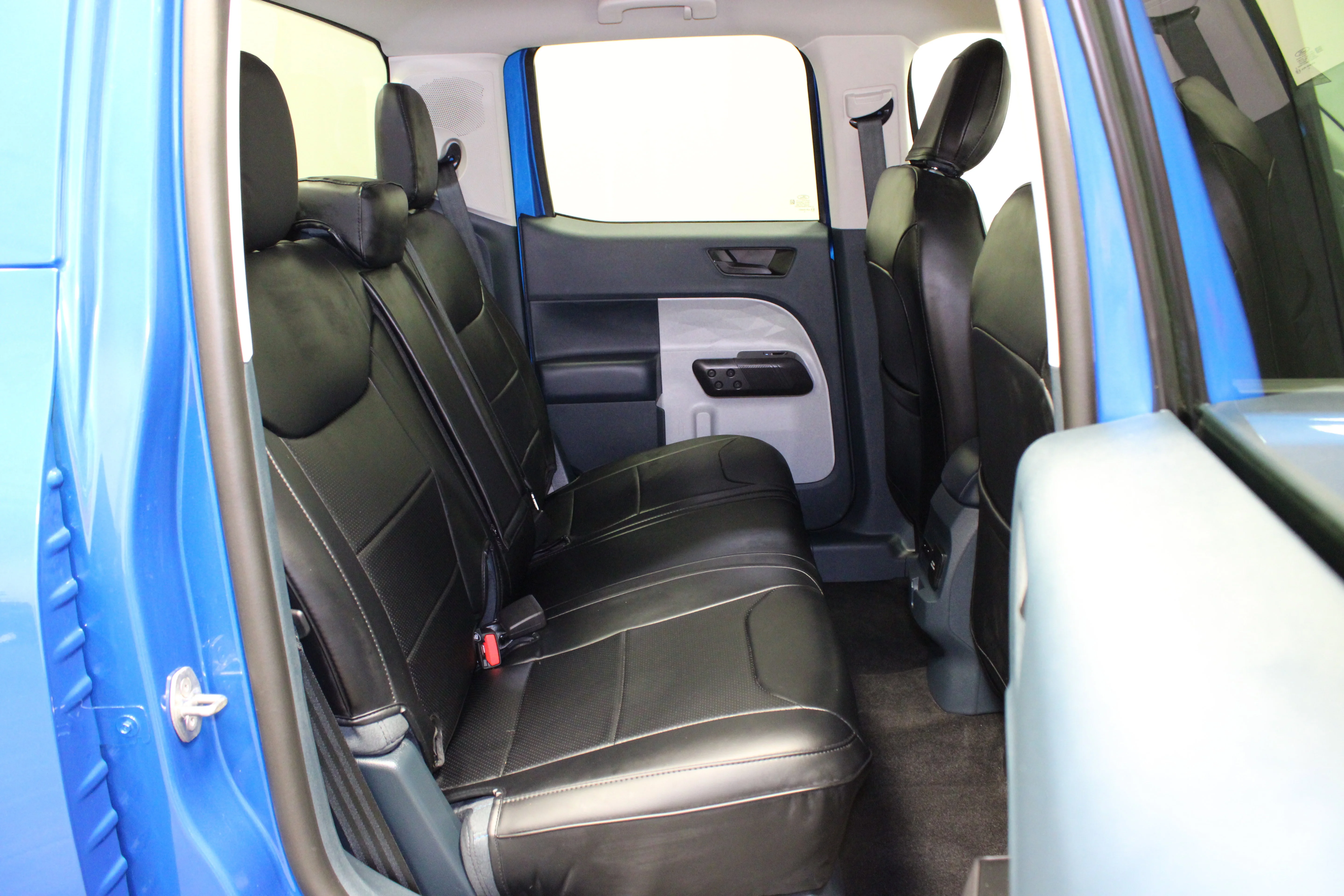 Used 2025 Blue Ford XLT image 18