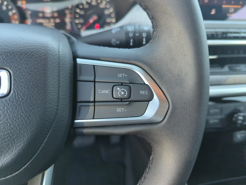 Used 2024 Gray Jeep Latitude image 23