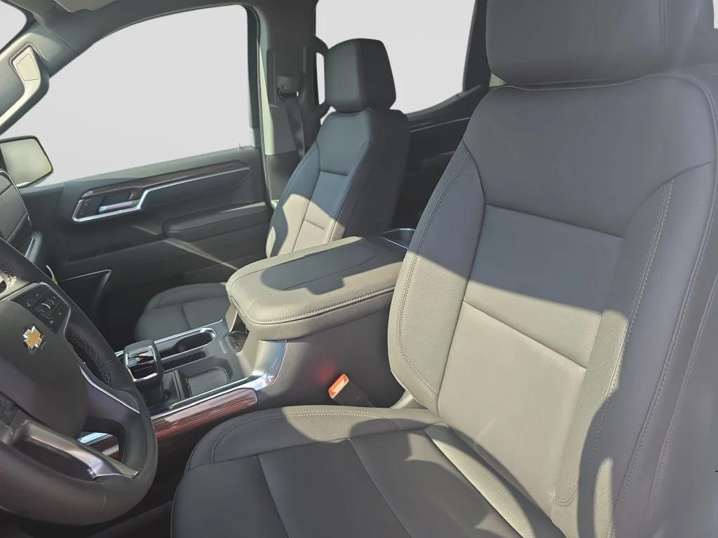New 2026 Summit White Chevrolet LT image 14