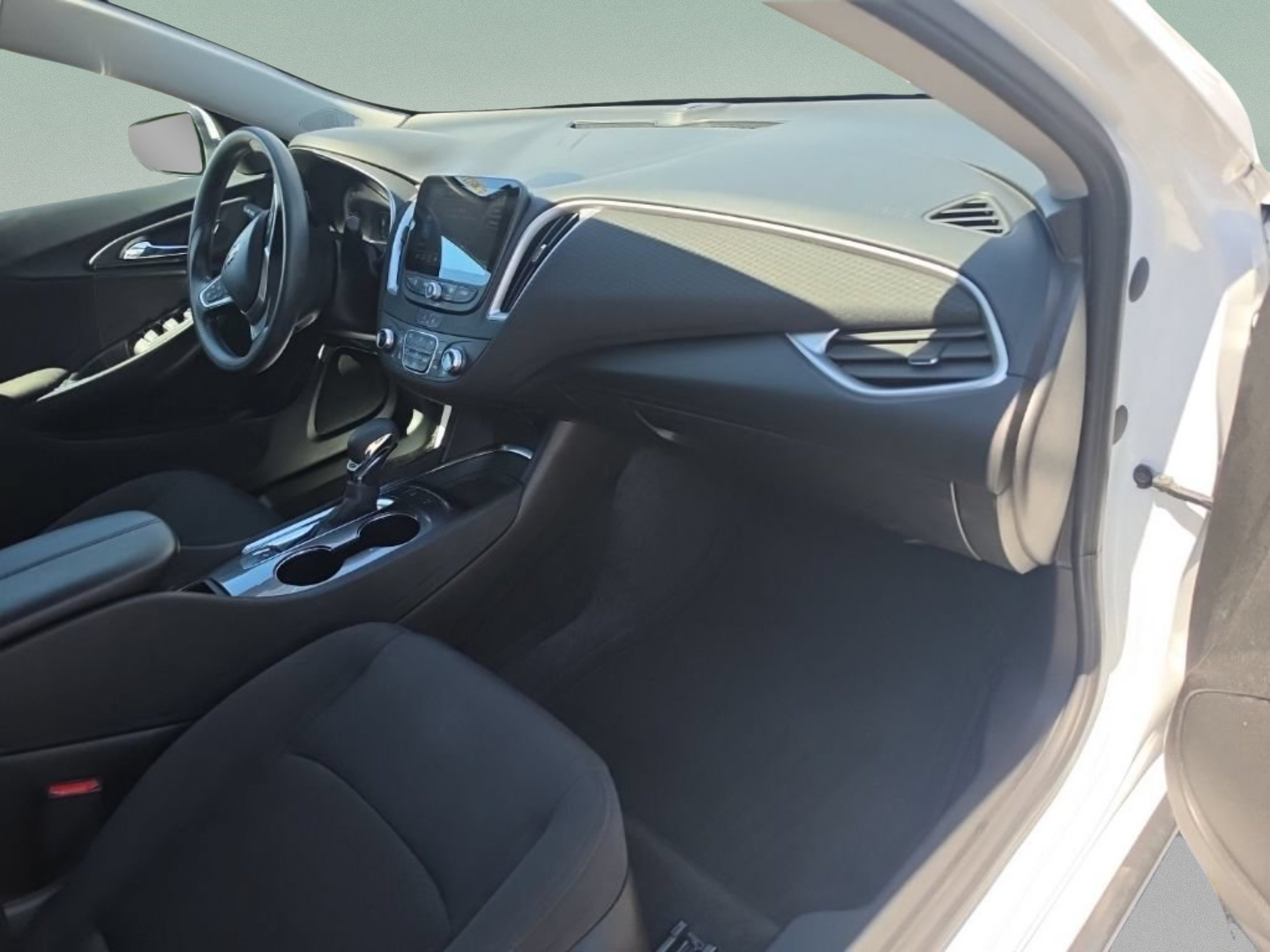 Used 2022 Summit White Chevrolet LT image 26