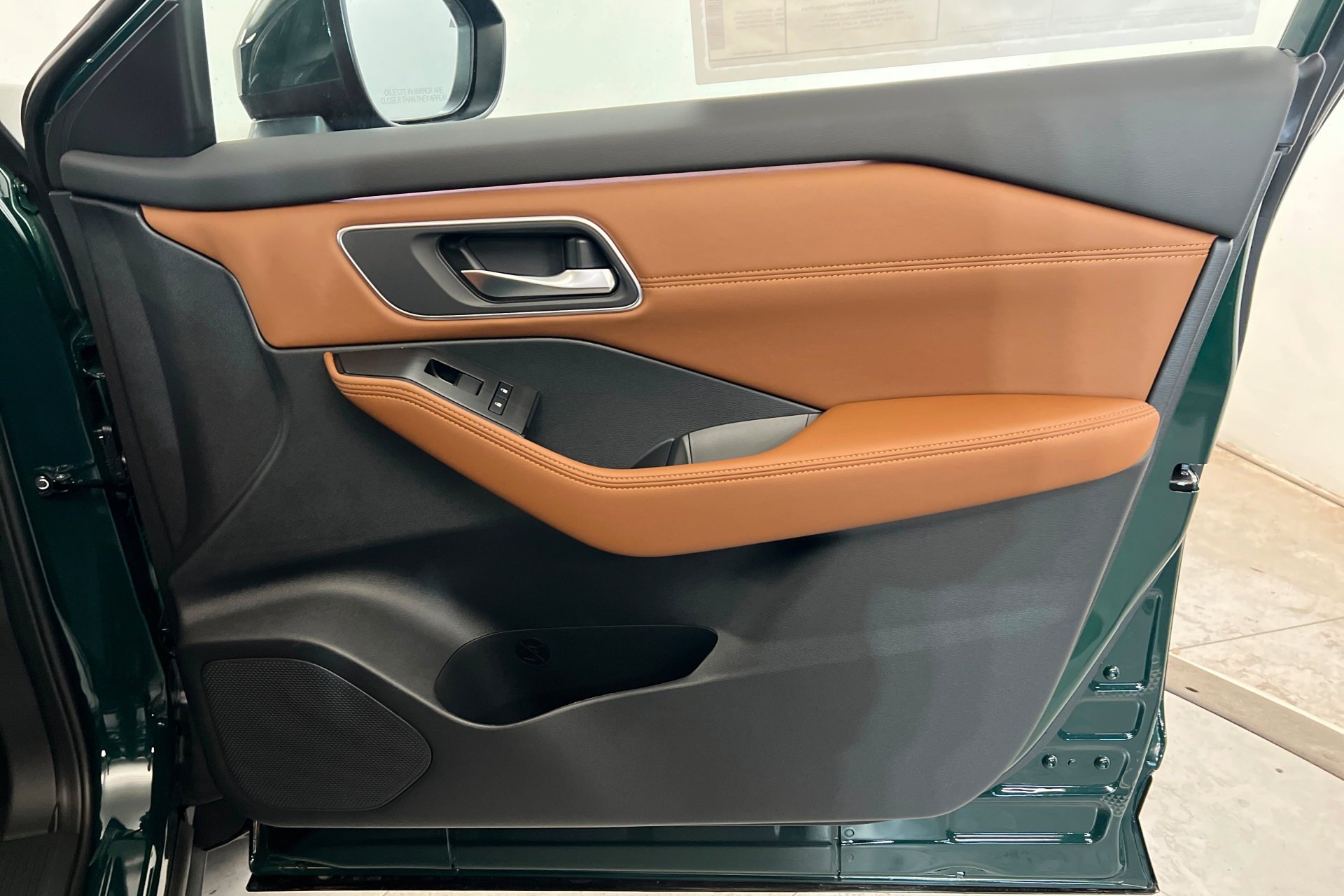 New 2026 Obsidian Green Pearl Nissan Platinum image 24
