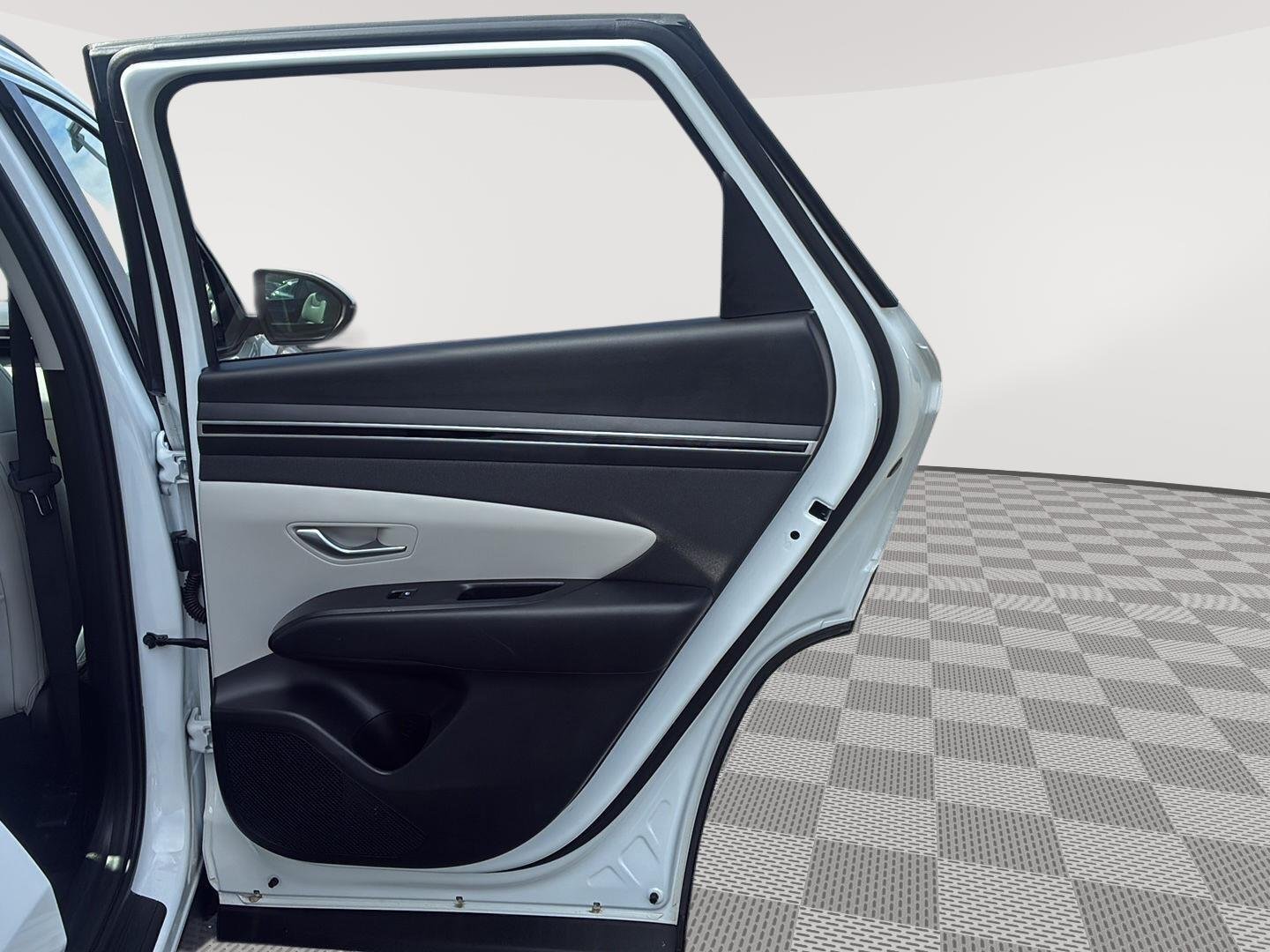 Used 2024 White Pearl Hyundai SEL image 15