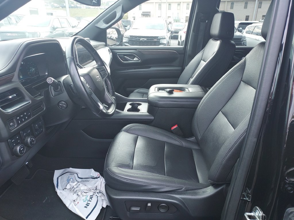Used 2022 Black Chevrolet Z71 image 13