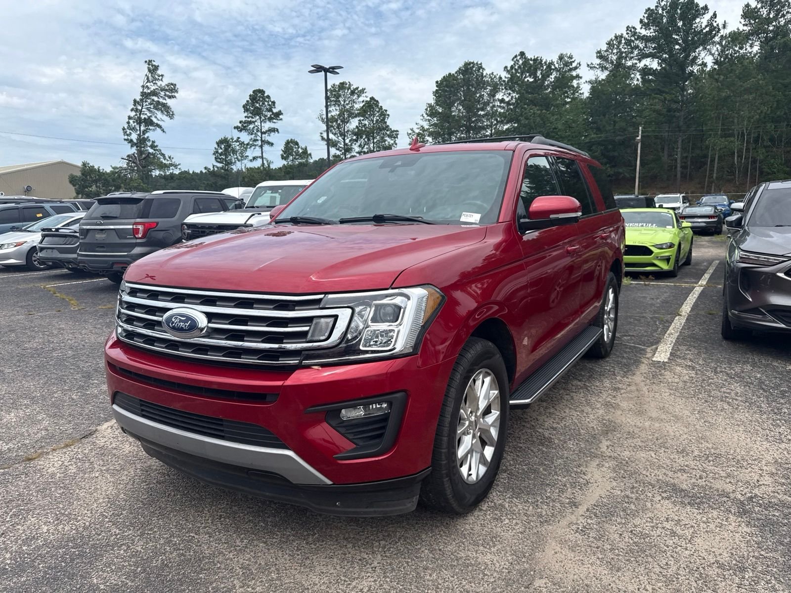 Used 2021 Red Ford XLT image 3