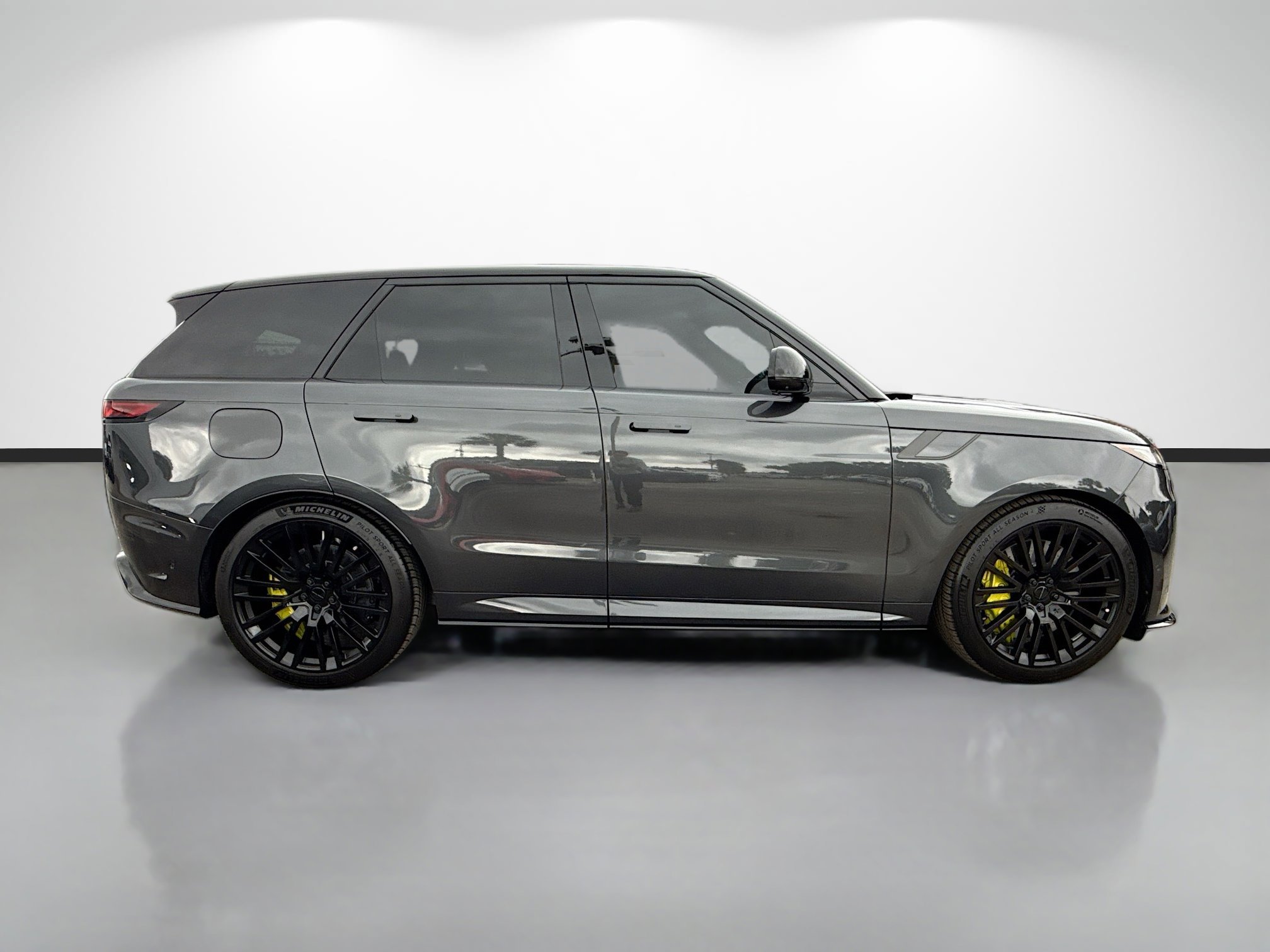 Used 2026 Gray Land Rover SV Carbon image 6