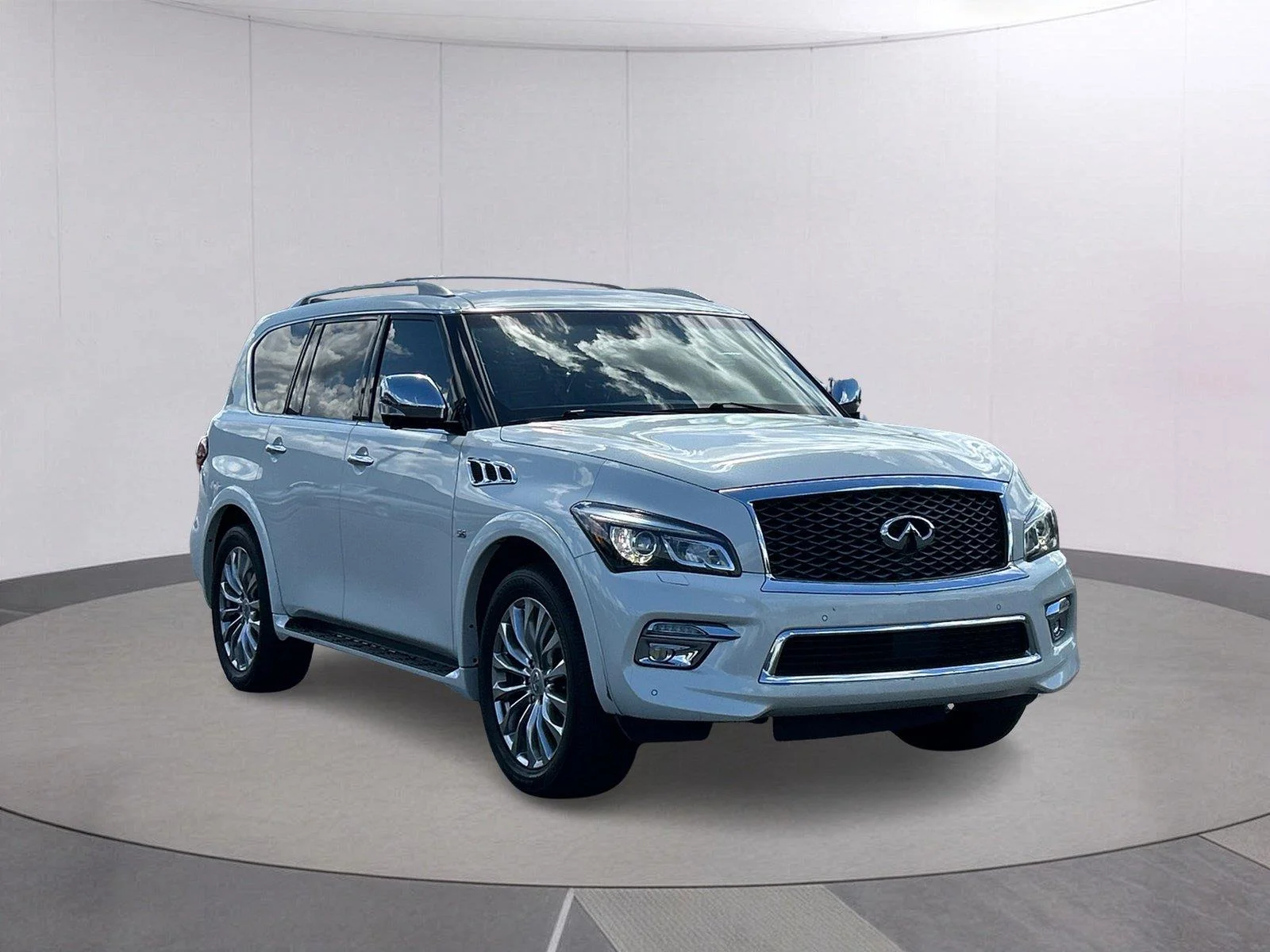 Used 2015 Majestic White INFINITI 4WD image 9