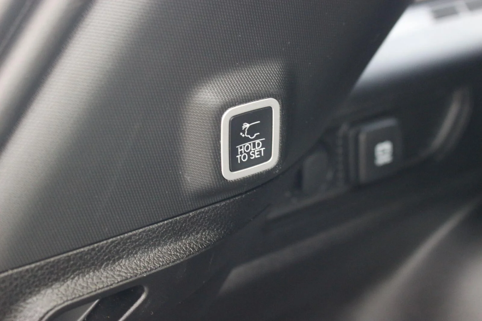 Used 2024 White Jeep Limited image 11