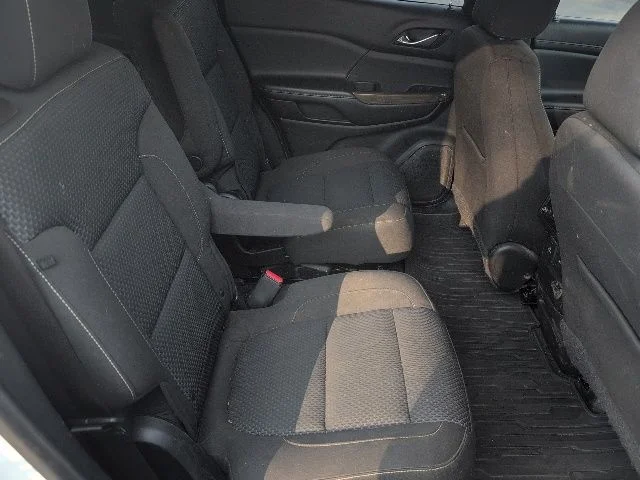 Used 2020 White GMC SLE image 12