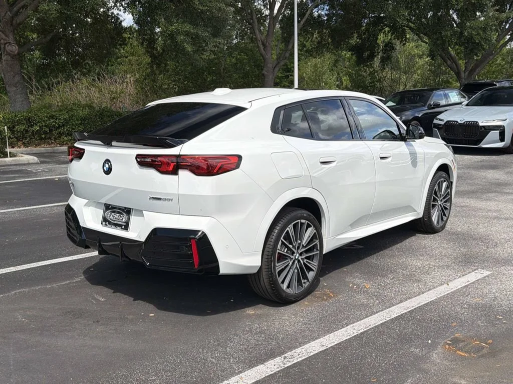New 2026 Alpine White BMW xDrive28i image 4