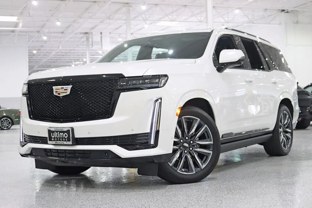 Used 2023 White Cadillac Sport Platinum image 6