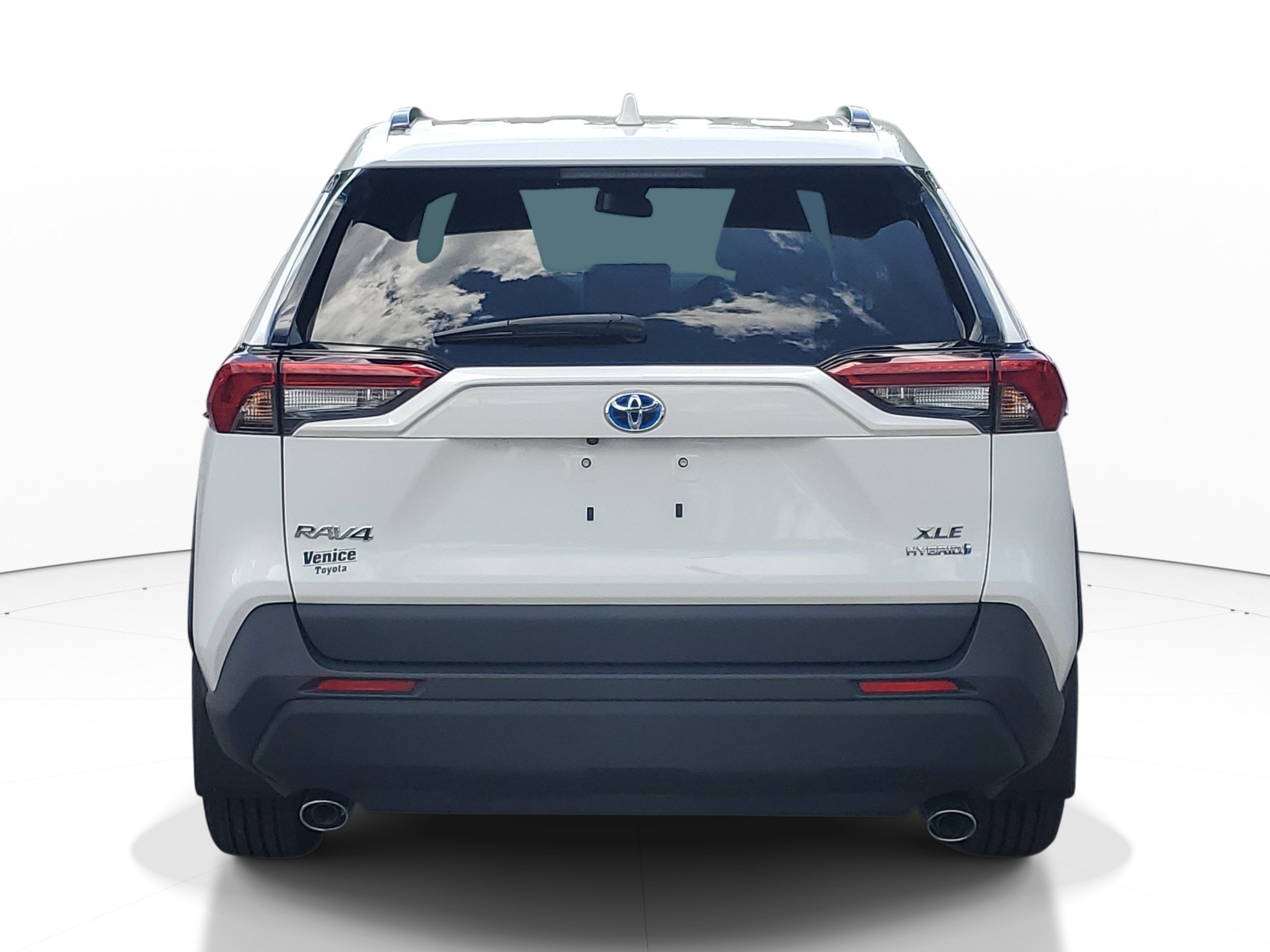 Used 2024 Ice Cap Toyota Hybrid XLE image 4