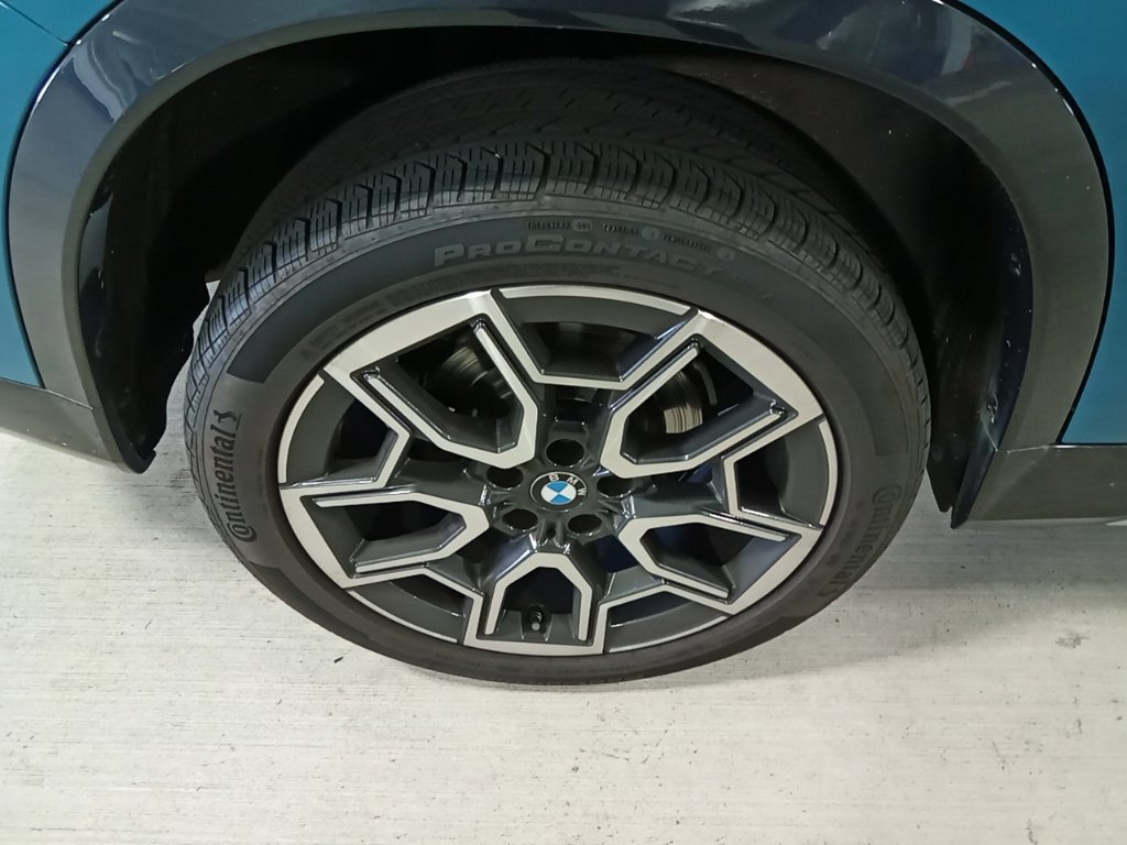Used 2023 Blue Bay Lagoon Metallic BMW xDrive28i image 15