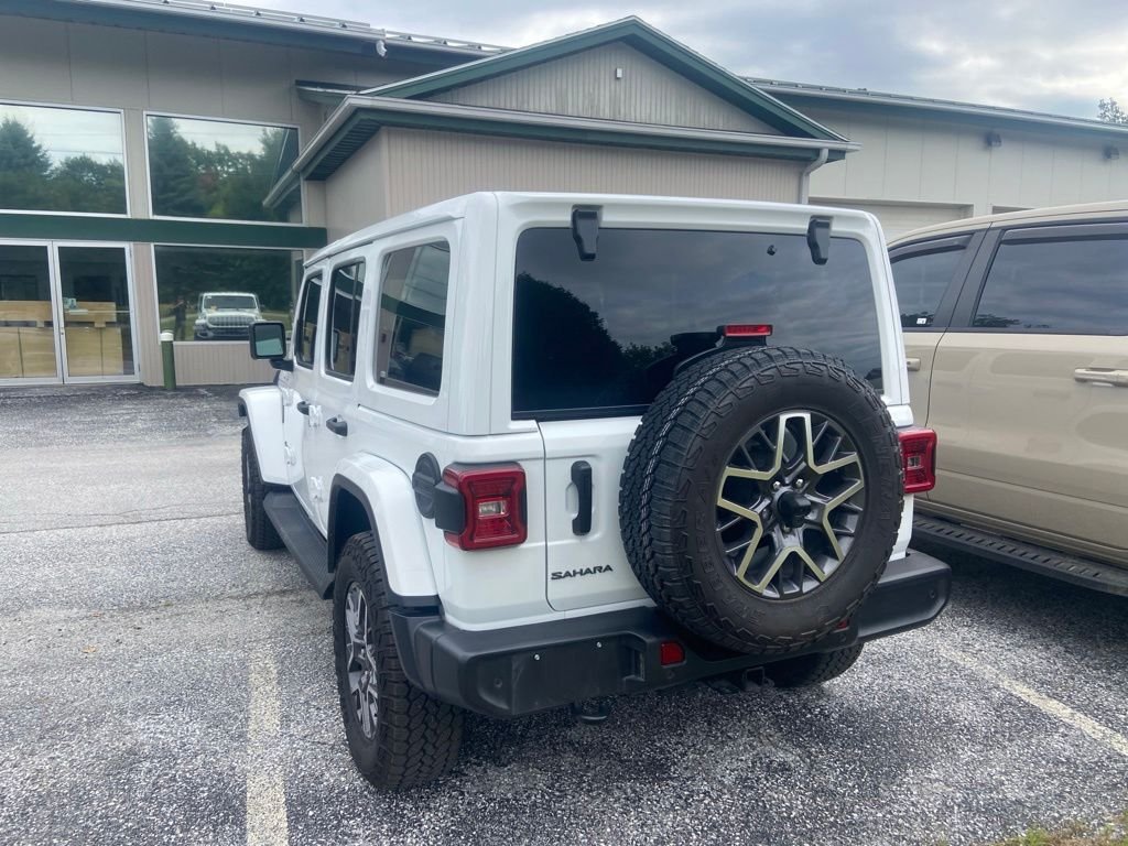 Used 2026 Bright White Clearcoat Jeep Sahara image 4