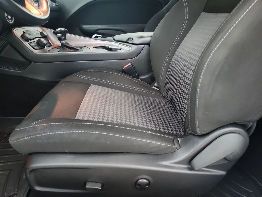 Used 2023 Black Dodge SXT image 22