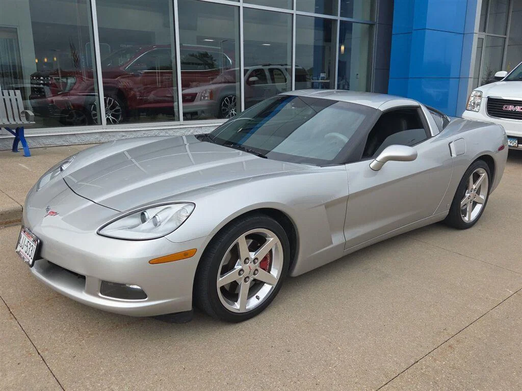 Used 2006 Chevrolet Corvette Base with VIN 1G1YY26U665119130 for sale in Winona, Minnesota