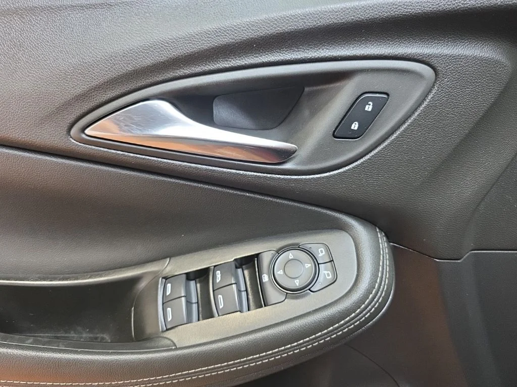 Used 2024 Red Buick Preferred image 18
